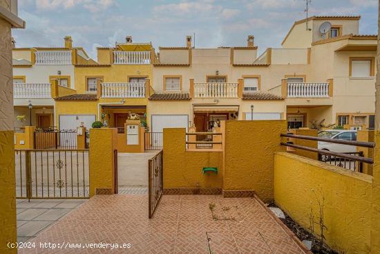 ADOSADO EN LA CAMPANETA - ALICANTE