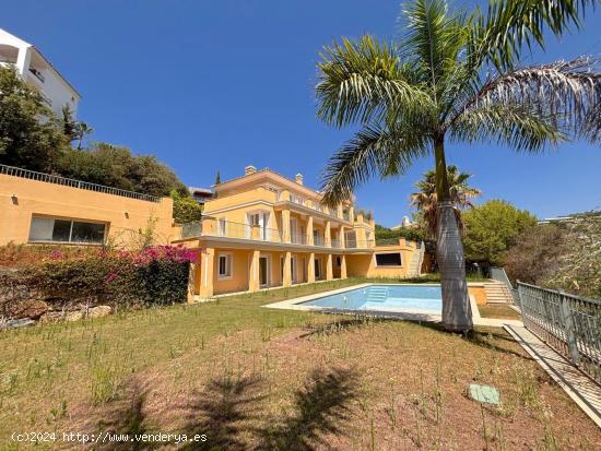 Villa de Lujo en Los Arqueros Golf, Benahavis - MALAGA