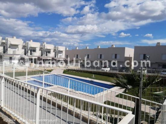 CHALET ADOSADO CON SÓTANO Y PISCINA, EN VENTA EN ALENDA GOLF.  MONFORTE DEL CID (ALICANTE). - ALICA