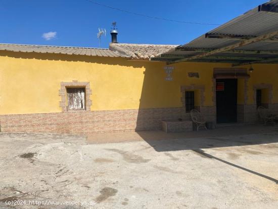 EXCELENTE CASA RURAL PARA ENTRAR A VIVIR - MURCIA