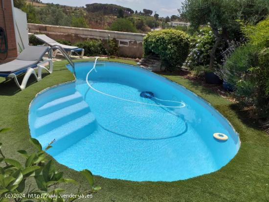 CASA EN VENDA A PIERA ZONA: ESTACIÓ  -  JARDÍ, PISCINA. BARBACOA... - BARCELONA