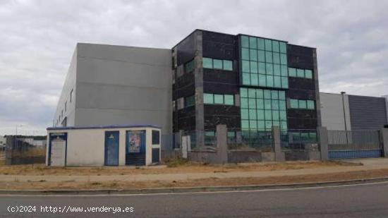  NAVE INDUSTRIAL EN SANTOVENIA DE LA VALDONCINA- PRECIO A  CONSULTAR - LEON 