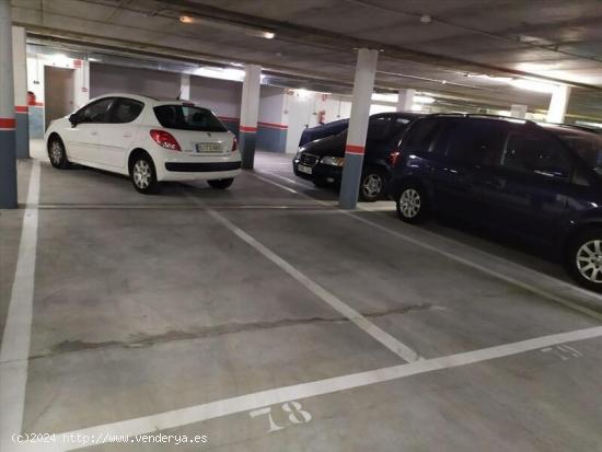 PLAZA DE PARKING EN LA VIRGEN  DEL CAMINO - LEON