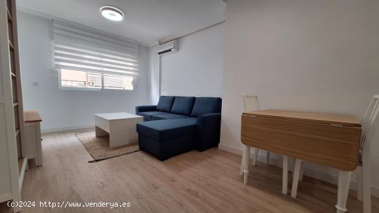 Apartamento de 1 dormitorio en la Calle Pintor Pedro Flores - MURCIA