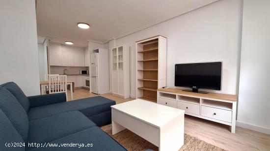 Apartamento de 1 dormitorio en la Calle Pintor Pedro Flores - MURCIA