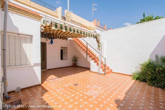 Casa adosada en Benacazón - SEVILLA