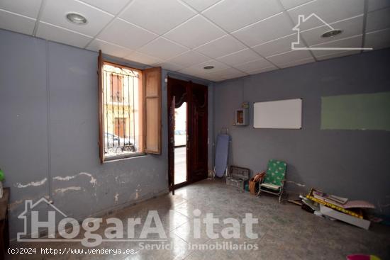 ECONÓMICA CASA CON TERRAZA - CASTELLON