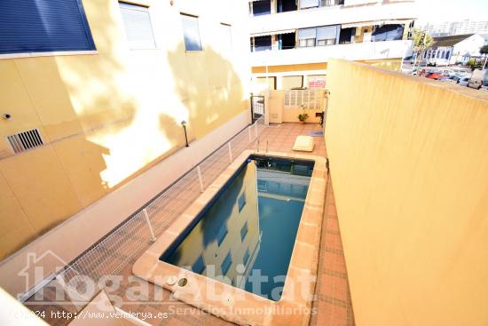 EXTERIOR CON PISCINA, BALCÓN Y AMPLIO TRASTERO - CASTELLON