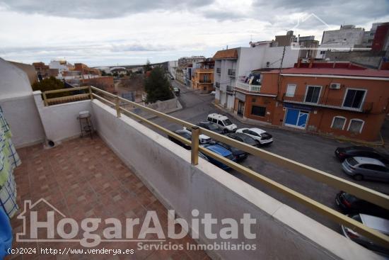 CASA CON TERRAZA Y BALCÓN - CASTELLON