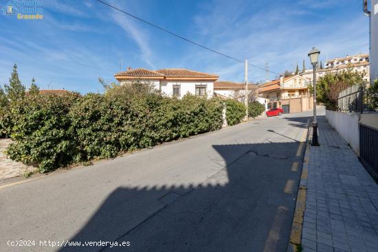 PRECIOSA E INTIMA CASA EN HUETOR VEGA A 3 MINUTOS DE GRANADA - GRANADA