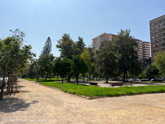 PISO CON EXCELENTE UBICACION, CON VISTA A LA MISMA AVDA BLASCO IBAÑEZ. - VALENCIA