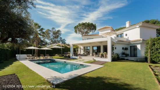 Villa de Lujo de 5 dormitorios y 6 baños en La Reserva de Los Monteros, Marbella - MALAGA