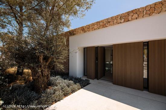 Villa de lujo de 4 dormitorios y 5 baños con vistas al golf. Roca Llisa, Ibiza - BALEARES