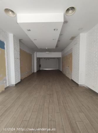 Alquiler Local Comercial de 90 metros en plena Av. Carlos III. - NAVARRA