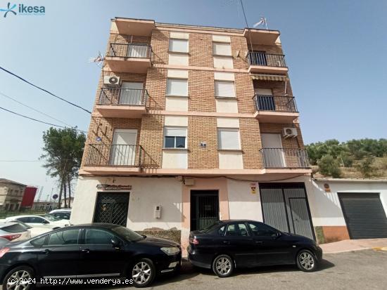 Piso con 3 habitaciones - JAEN