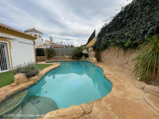 Chalet en venta en Country Club - MURCIA