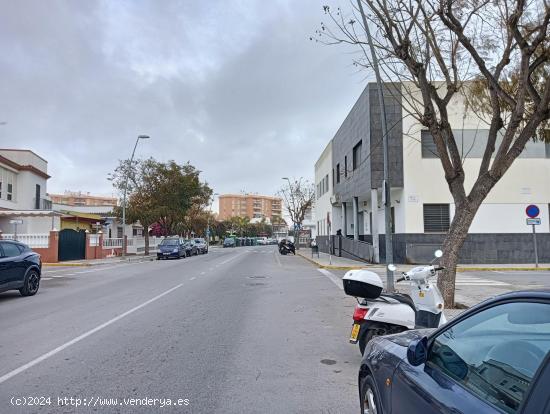 Piso en 1ª planta cercano a centro y playa de regla... - CADIZ