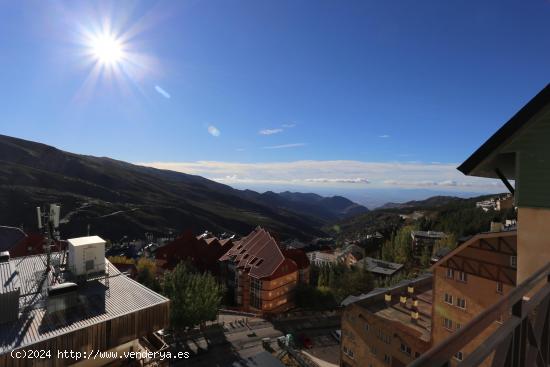  ¡FANTÁSTICO PISO CON PISCINA CUBIERTA Y COCHERA EN SIERRA NEVADA! - GRANADA 