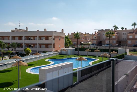 FANTÁSTICO ADOSADO CERCA DEL MAR - ALICANTE