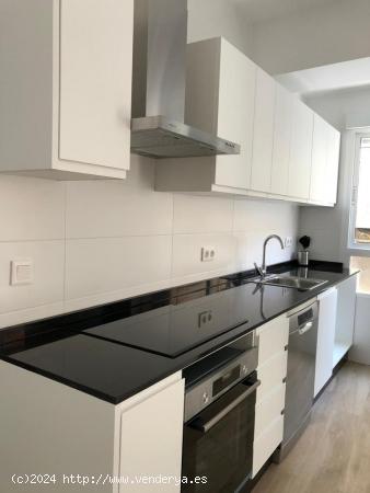 VENTA DE VIVIENDA ZONA CENTRO DE ALICANTE REFORMADA - ALICANTE