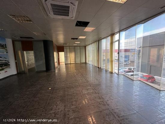  SE ALQUILA LOCAL COMERCIAL DE 165 MTS2 EN AVD. CORTES VALENCIANAS EN 1500 EUROS - ALICANTE 