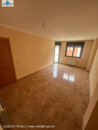 SE VENDE APARTAMENTO - NUEVO --- ZONA SAN PABLO - ALBACETE