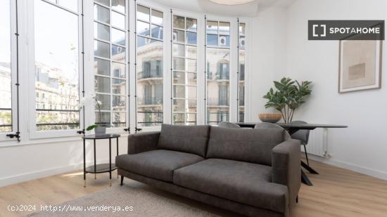 Apartamento moderno minimalista en el corazón de Barcelona - BARCELONA