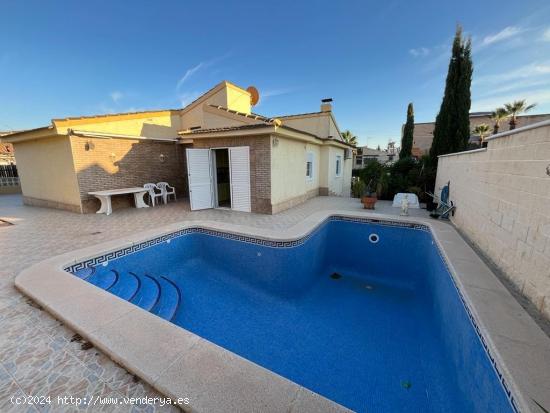  Chalet independiente en venta en los balcones 2 dormitorios 2 baños - ALICANTE 