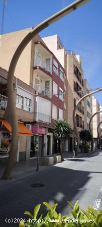 🏢 Venta de Piso en Calle Caballero de Rodas, Centro - Muelle Pesquero, Torrevieja 🌊 - ALICANTE