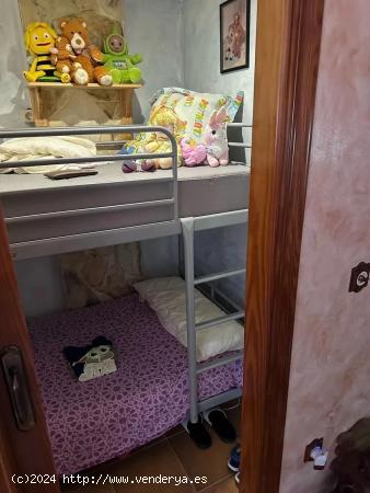 BONITO ATICO REFORMADO EN TORREVIEA: 2 HAB, 1 BAÑO - ALICANTE