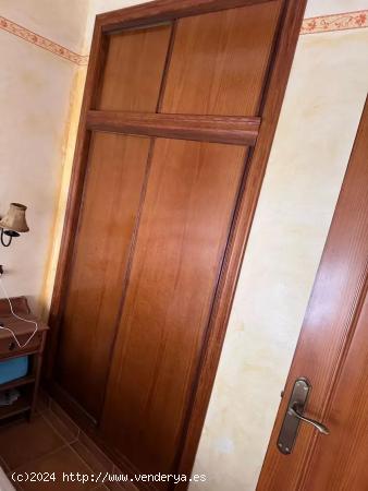 BONITO ATICO REFORMADO EN TORREVIEA: 2 HAB, 1 BAÑO - ALICANTE