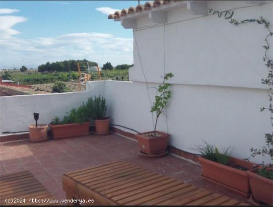 BONITA CASA ADOSADA EN ALMORADÍ: 4 HAB, 2 BAÑOS - ALICANTE