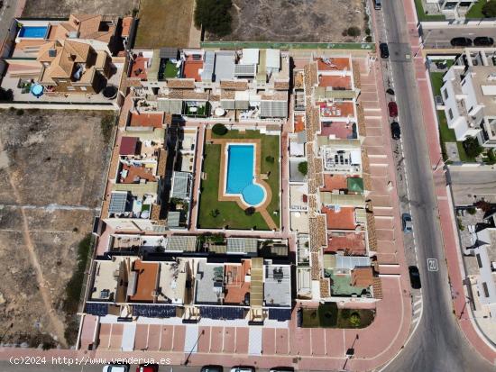 BONITO BUNGALOW EN TORREVIEJA: 2 HAB, 1 BAÑO - ALICANTE