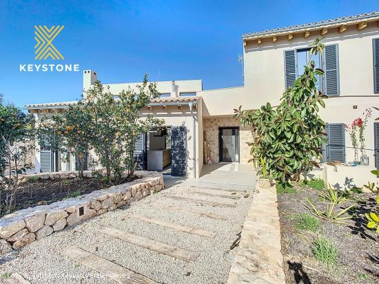 Chalet de obra nueva con piscina en Sineu - BALEARES