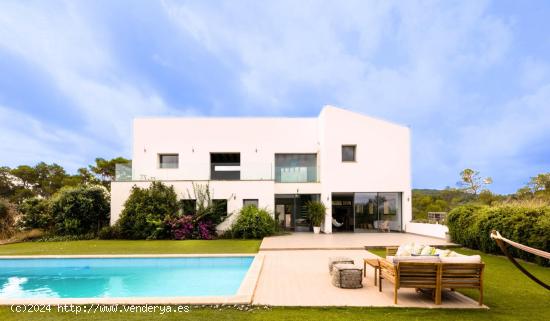 Villa moderna y luminosa en Mallorca para amantes de la arquitectura - BALEARES