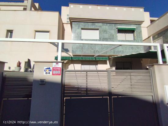  SE VENDE MARAVILLOSO CHALET ADOSADO EN LAS HIGUERICAS TORRE DE LA HORADADA - ALICANTE 