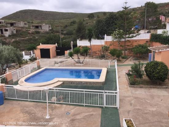  Magnífico CHALET con piscina y gran parcela, ubicado en MONTROY. - VALENCIA 