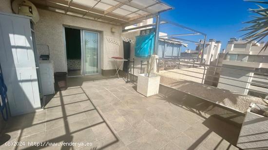 Espectacular ático con amplia terraza de 47 m2, en urbanización con piscina, en La Loma, Águilas 