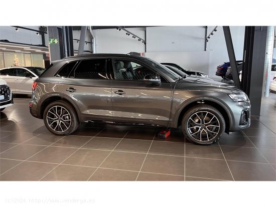 Se Vende AUDI Q5 Black line 40 TDI 150kW quattro-ultra