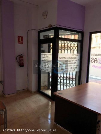 Se alquila local zona pilar por 500€