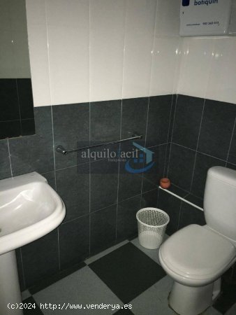 Se alquila local zona pilar por 500€