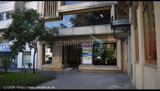  Se alquilan oficinas en plaza del altozano 