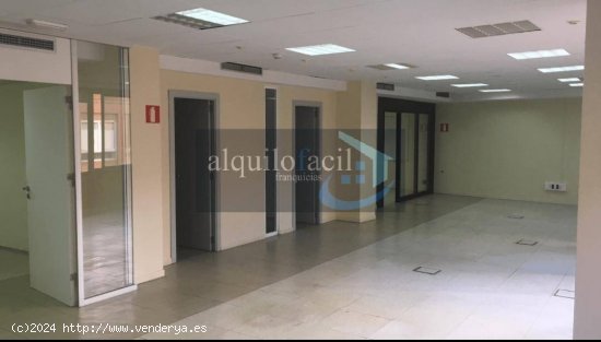 Se alquilan oficinas en plaza del altozano