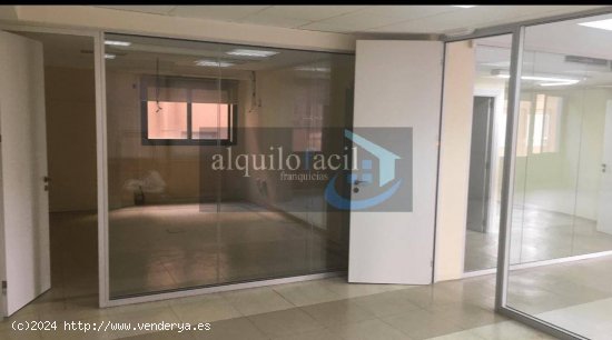 Se alquilan oficinas en plaza del altozano