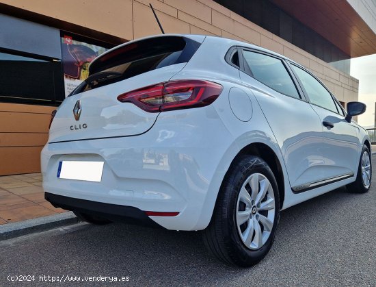 Renault Clio 4 BUSINESS BLUE 1.5 DCI 85CV.  MUY BUEN ESTADO - Mollet