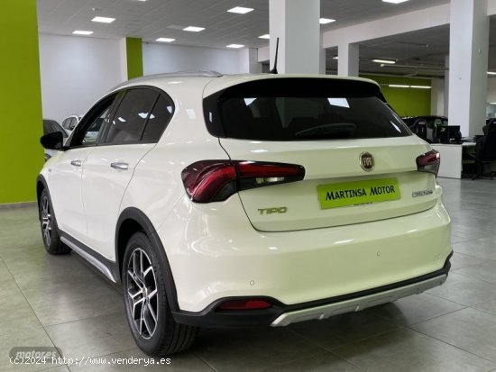 Fiat Tipo Cross 1.0 74kW (100CV) de 2022 con 51.000 Km por 16.300 EUR. en Malaga