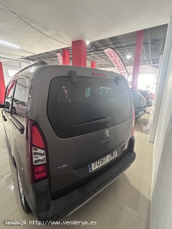 Peugeot Partner TEPEE OUTDORR 1200 PURETECH 110 CV de 2017 con 104.537 Km por 12.500 EUR. en Tenerif