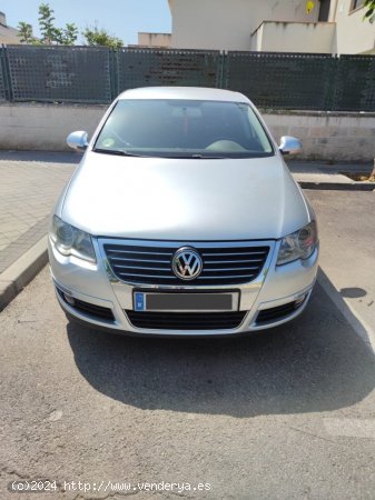  Volkswagen Passat 2.0TDI 6V de 2007 con 487.500 Km por 3.999 EUR. en Madrid 