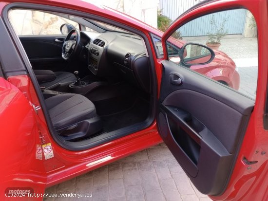 Seat Leon 1.6Tdi de 2012 con 227.800 Km por 4.900 EUR. en Malaga