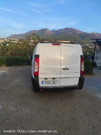  Peugeot Expert L2 125 de 2015 con 260.000 Km por 9.100 EUR. en Malaga 